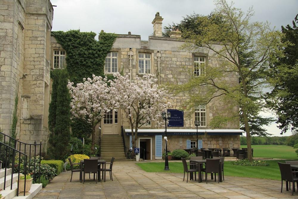 Hazlewood Castle & Spa Tadcaster Extérieur photo