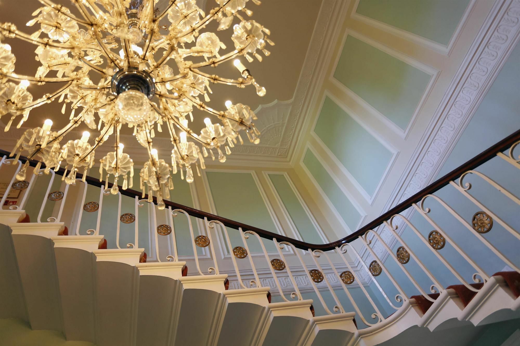 Hazlewood Castle & Spa Tadcaster Extérieur photo
